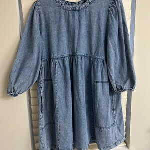 Very J Denim Chambray Babydoll Dress Size M (fits small) Puff Sleeve Pocket